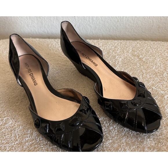 Arturo Chiang Women's Pumps Size 7.5M Black Peep Toe Patent Leather SBA-8 - Picture 1 of 13